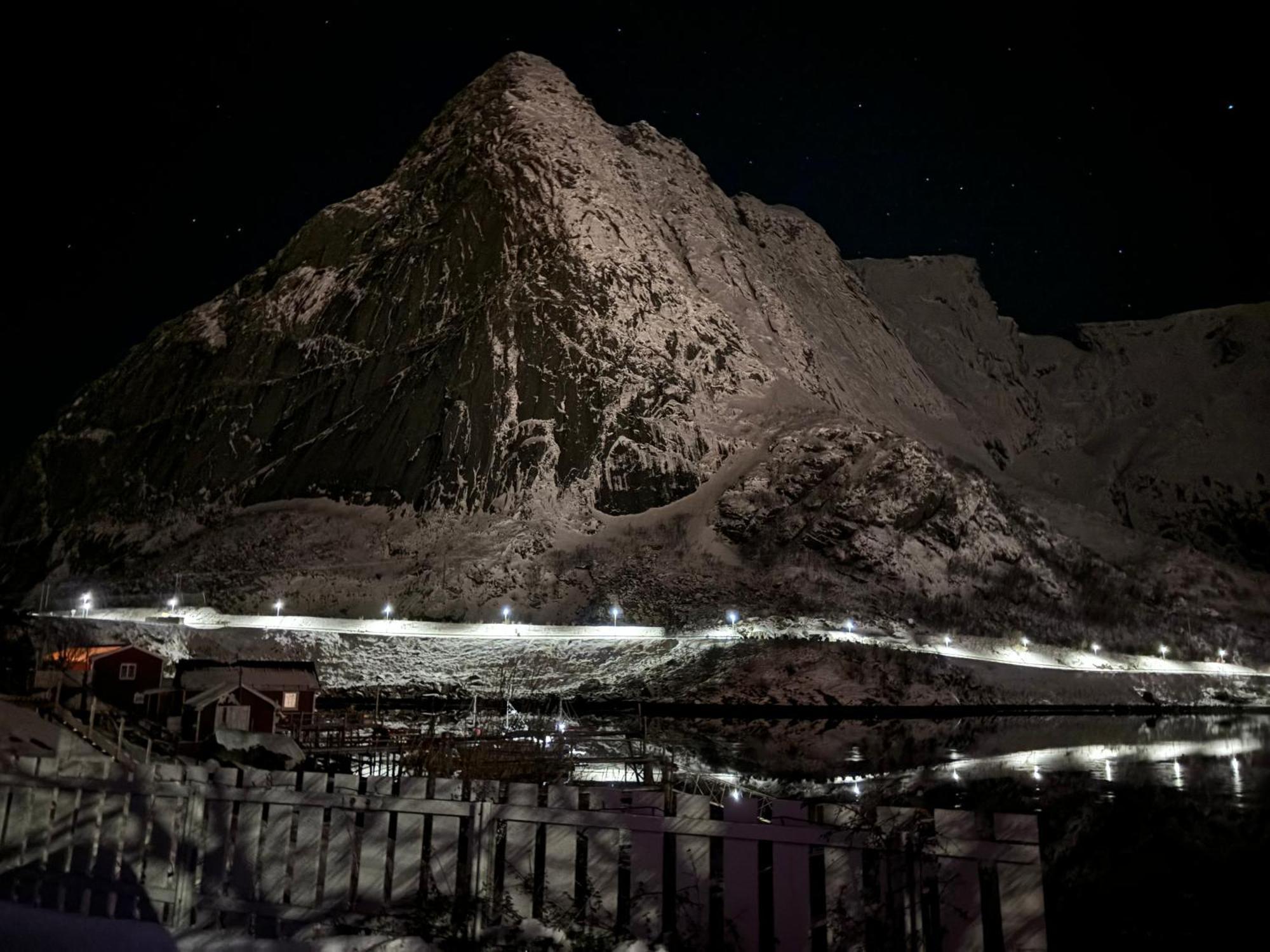 Reine Basecamp - Apartments & Rooms Dış mekan fotoğraf